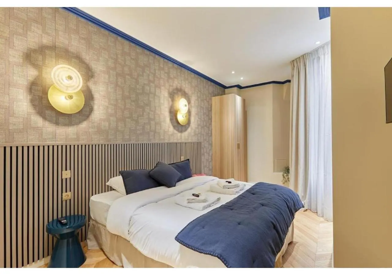 Incredible Ac Apartment 3 Bedrooms Center Of Paris By Studio Prestige