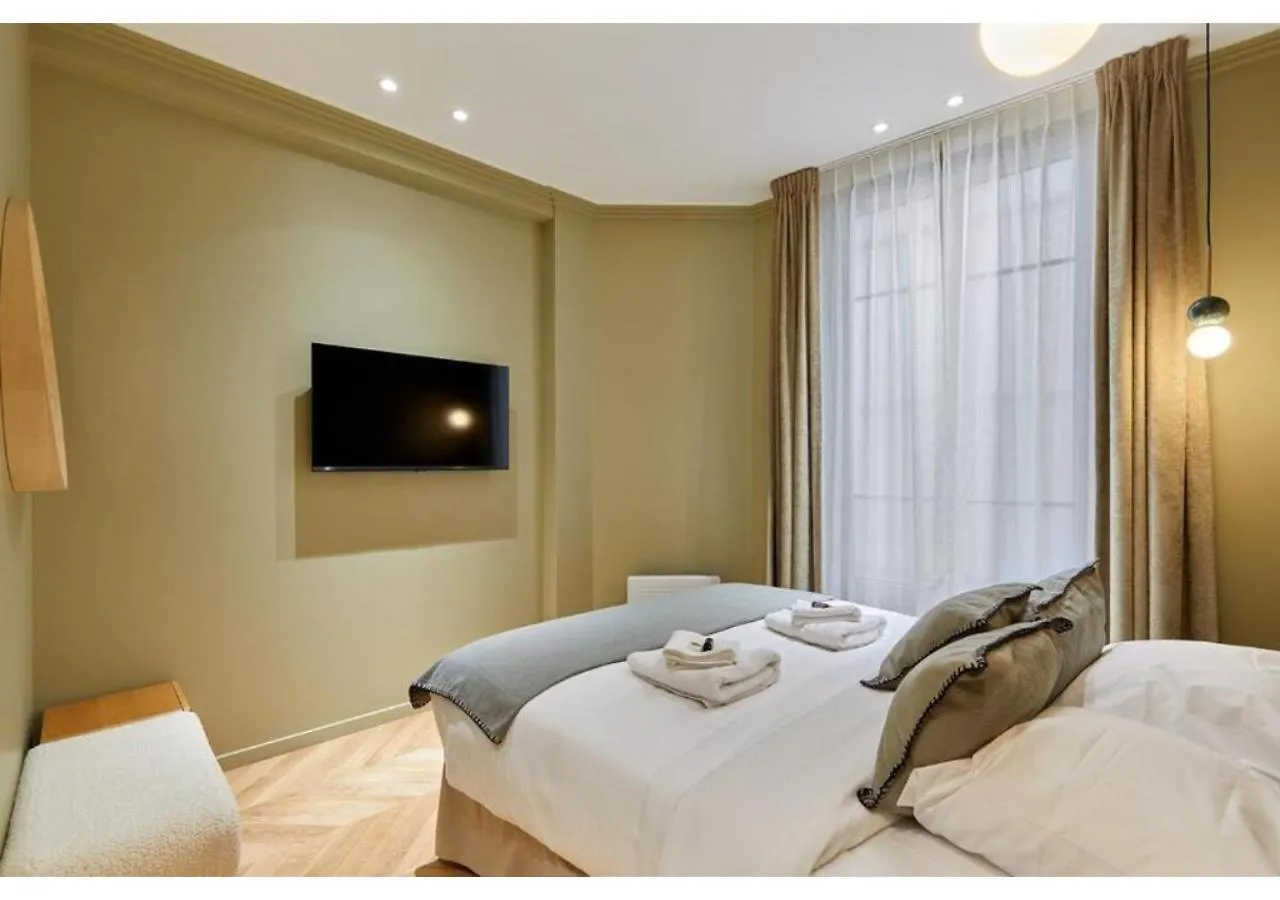 Incredible Ac Apartment 3 Bedrooms Center Of Paris By Studio Prestige 0*,