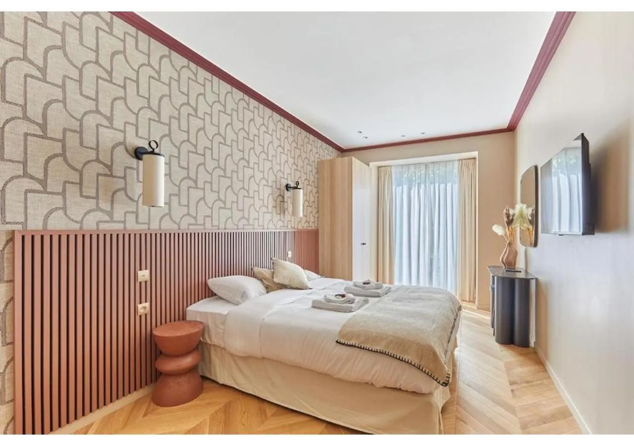 Incredible Ac Apartment 3 Bedrooms Center Of Paris By Studio Prestige